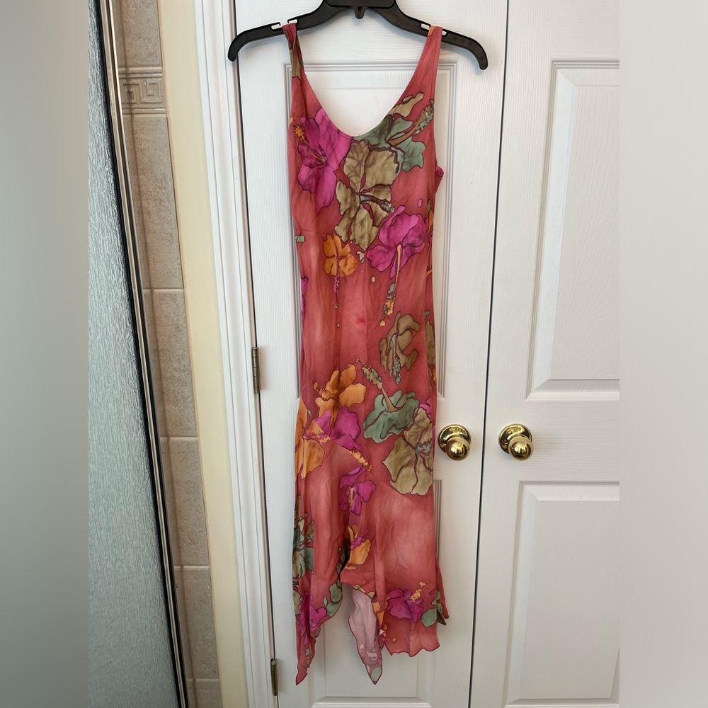 Beautiful spring dress 🌷 size S also fits size M